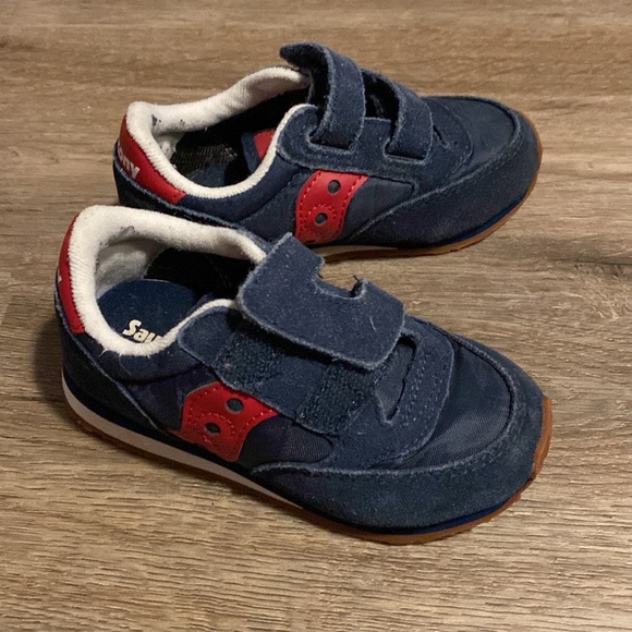 Size 8W Saucony sneakers.  Only worn a few times. - Picture 4 of 6